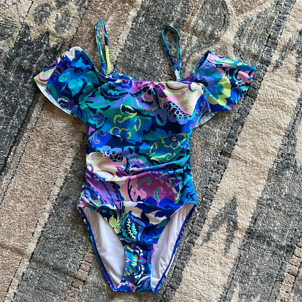 NWT TAHARI swimsuit size medium msrp: $124